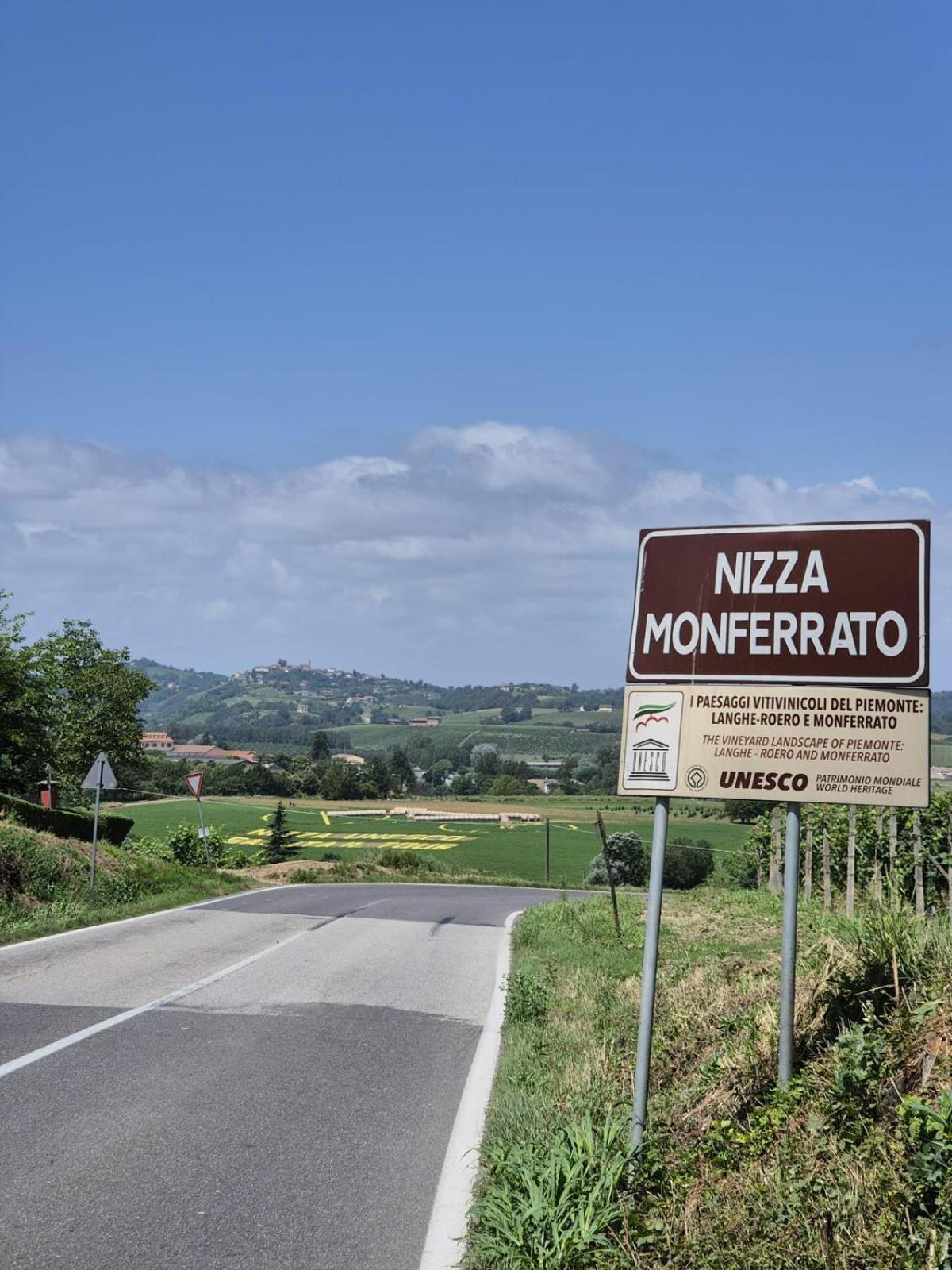 Nonnos Panorama Apartment Nizza Monferrato Luaran gambar